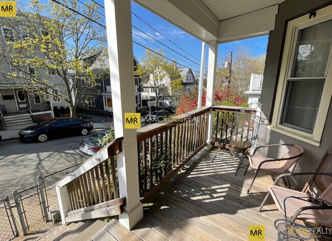 14 Dow St in Somerville, MA - Foto de edificio - Building Photo