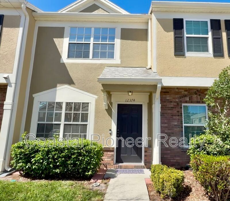 12374 Berkeley Square Dr in Tampa, FL - Building Photo