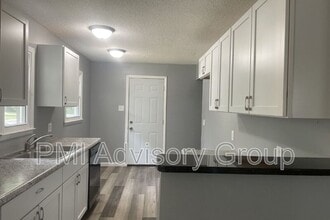 2413 SW Mission Ave in Topeka, KS - Building Photo - Building Photo