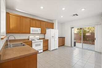 6016 Sombria Ridge Ave in Las Vegas, NV - Building Photo - Building Photo