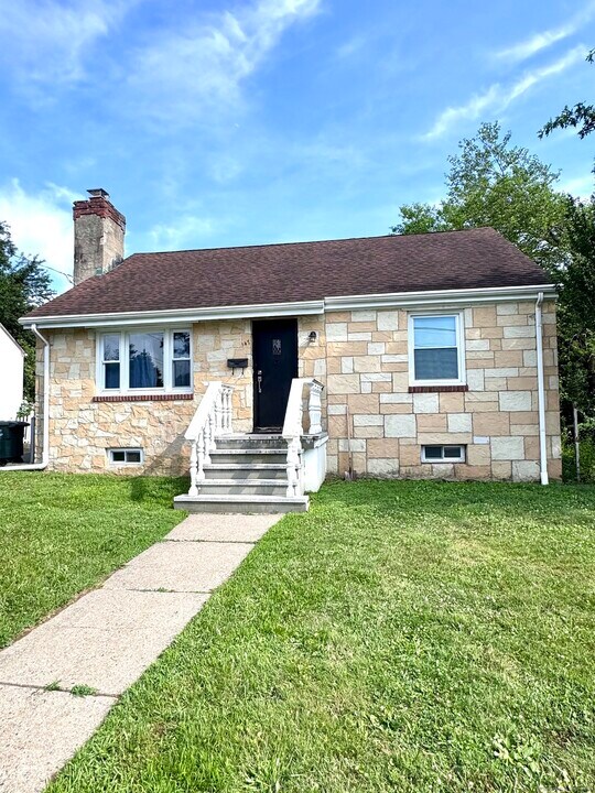 147 Cornhill St in Bridgeport, CT - Building Photo