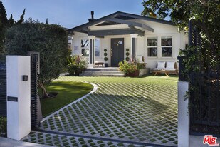 725 N Harvard Blvd in Los Angeles, CA - Building Photo