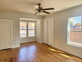 108 Robert E Lee in San Antonio, TX - Building Photo