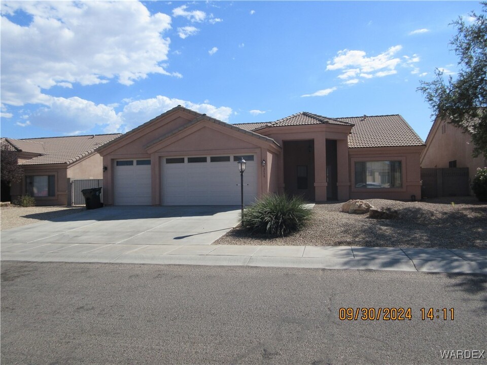 2058 Alan Ladd Dr in Kingman, AZ - Building Photo