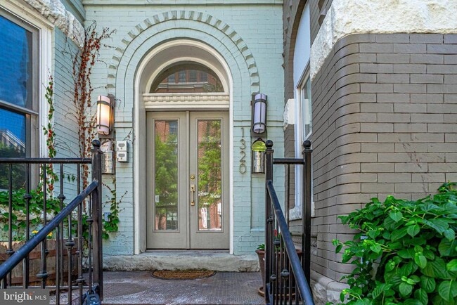 property at 1320 W St