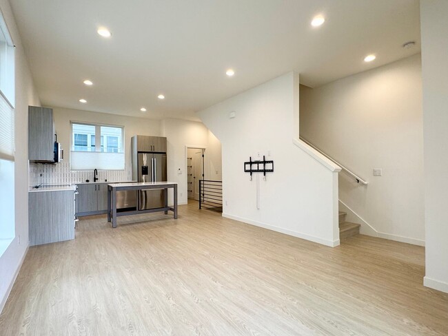 1734B NW 62nd St in Seattle, WA - Foto de edificio - Building Photo