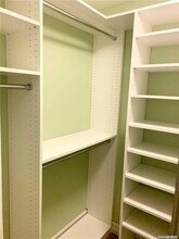 1 W Owen St in Westbury, NY - Building Photo - Building Photo