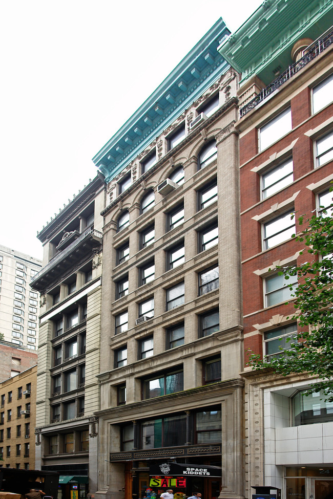 26 E 22nd St in New York, NY - Building Photo - Building Photo