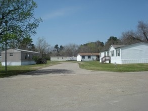 Forest Hollow Manufactured Home Community in Beaumont, TX - Building Photo - Building Photo