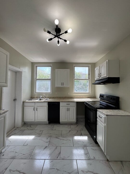 360 Grove St, Unit 1 in Newark, NJ - Building Photo
