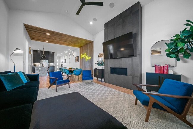 property at 1102C Buchanan St