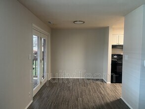 1025 E Pearl St in Miamisburg, OH - Building Photo - Building Photo