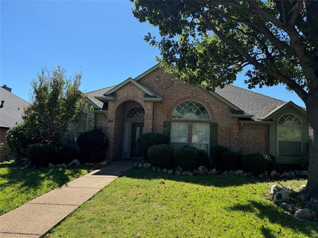 property at 2952 Oak Dr