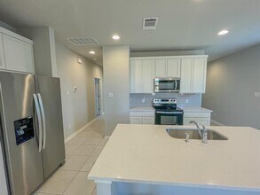 465 Unforgiven Ln in Jarrell, TX - Building Photo - Building Photo