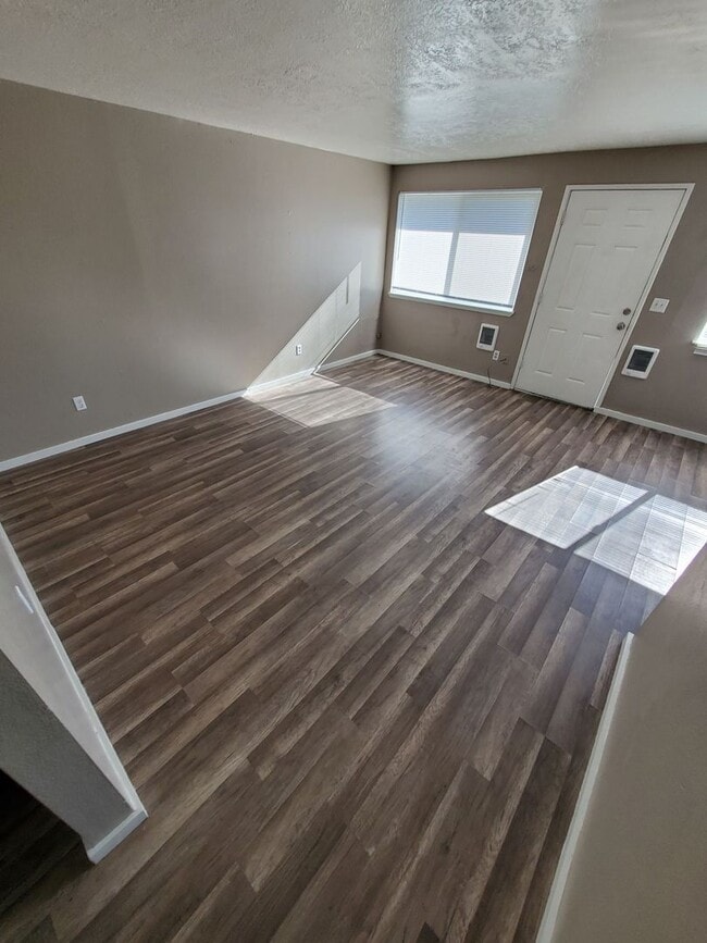 576 Hill St SE in Albany, OR - Building Photo - Building Photo