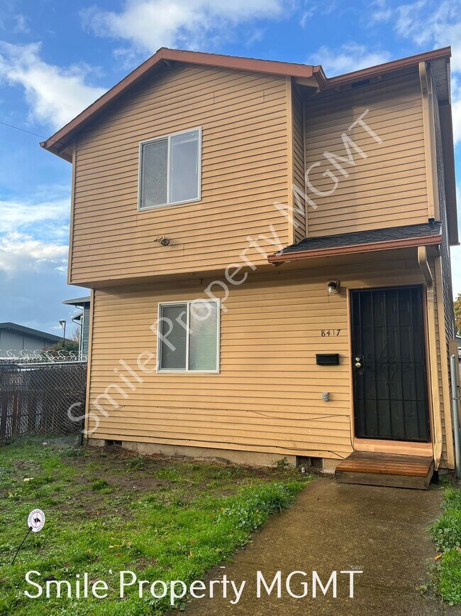 8417 SE Insley St in Portland, OR - Building Photo - Building Photo