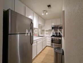 2825 N Los Felices Rd in Palm Springs, CA - Building Photo - Building Photo
