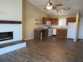 5499 3 Seasons Rd in Osage Beach, MO - Building Photo