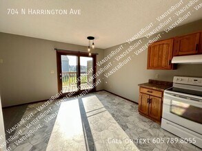 704 N Harrington Ave in Sioux Falls, SD - Building Photo - Building Photo
