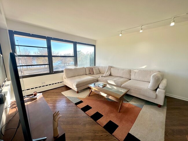 3410 N Lake Shore Dr, Unit 3D in Chicago, IL - Building Photo - Building Photo