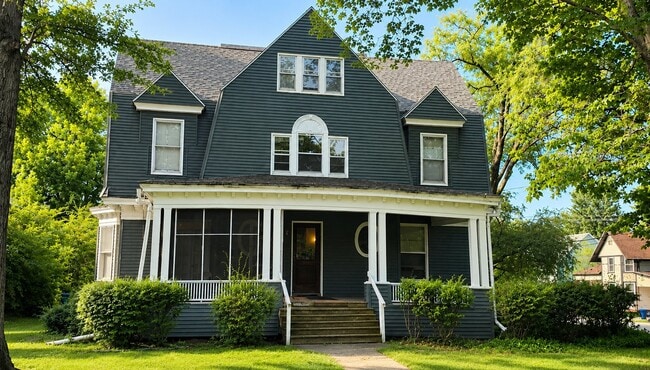 336 College Ave