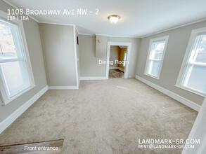 1108 Broadway Ave NW in Grand Rapids, MI - Building Photo - Building Photo