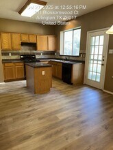 911 Blossomwood Ct in Arlington, TX - Building Photo - Building Photo
