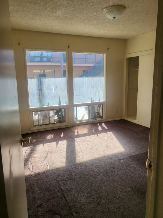 11617 Normandie Ave-Unit -2 in Los Angeles, CA - Foto de edificio