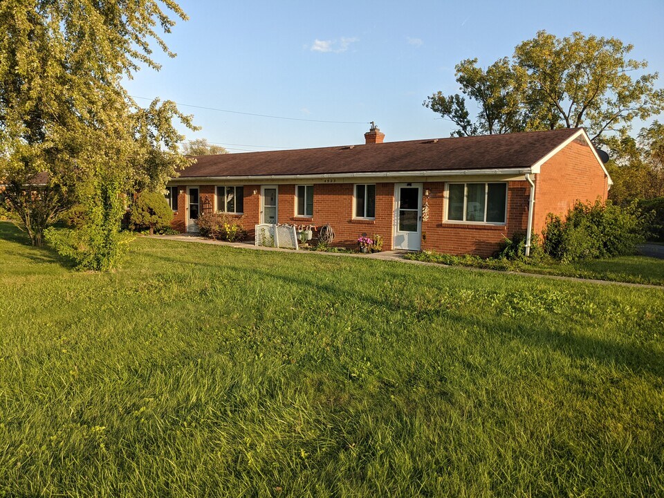 4923 Devonshire Rd, Unit 1 in Toledo, OH - Foto de edificio