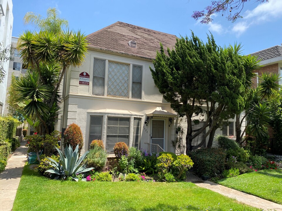 442 N Palm Dr in Beverly Hills, CA - Building Photo