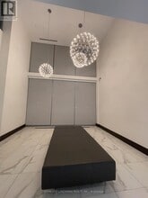 25 Holly St in Toronto, ON - Building Photo - Building Photo