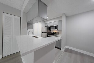1247 SW 46th Ave, Unit 1314 in Pompano Beach, FL - Building Photo