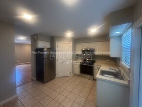 1376 Oakland Ave in Fayetteville, AR - Building Photo - Building Photo