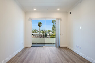 7130 Kittyhawk Ave in Los Angeles, CA - Building Photo - Building Photo