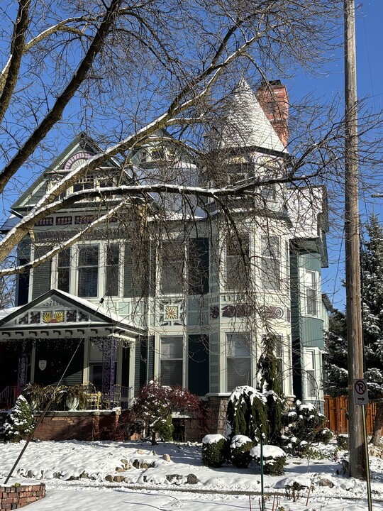 40 College Ave NE, Unit Garden in Grand Rapids, MI - Foto de edificio