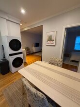 1552 Cambridge St, Unit 1R in Cambridge, MA - Foto de edificio - Building Photo