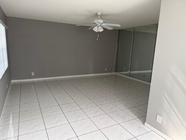 116 Burgundy B in Delray Beach, FL - Building Photo - Building Photo