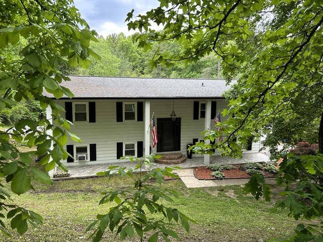 property at 212 Georgetown Rd