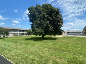 Beverly Hills Apartments in Omaha, NE - Building Photo - Building Photo