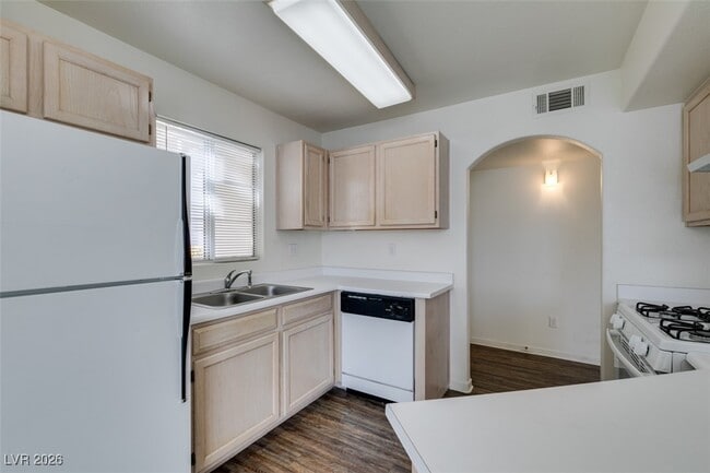 property at 698 S Racetrack Rd