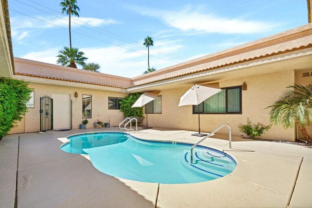 74465 Driftwood Dr, Unit 3 in Palm Desert, CA - Building Photo