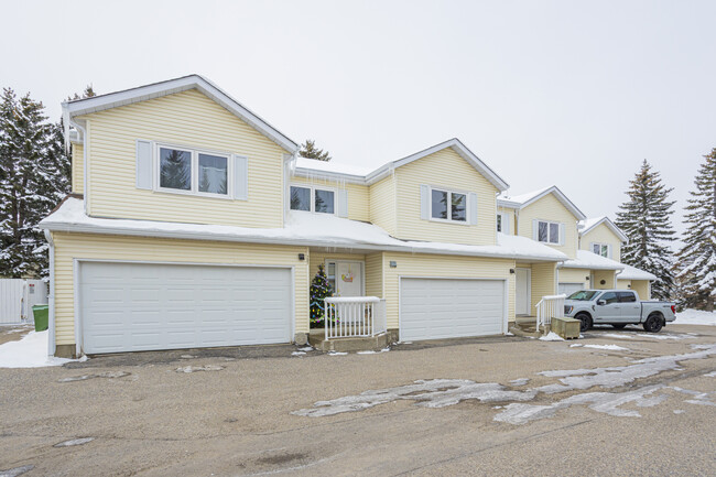 204 Edgedale Gdns NW in Calgary, AB - Building Photo - Primary Photo