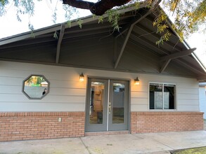 4528 E Glenrosa Ave in Phoenix, AZ - Foto de edificio - Building Photo