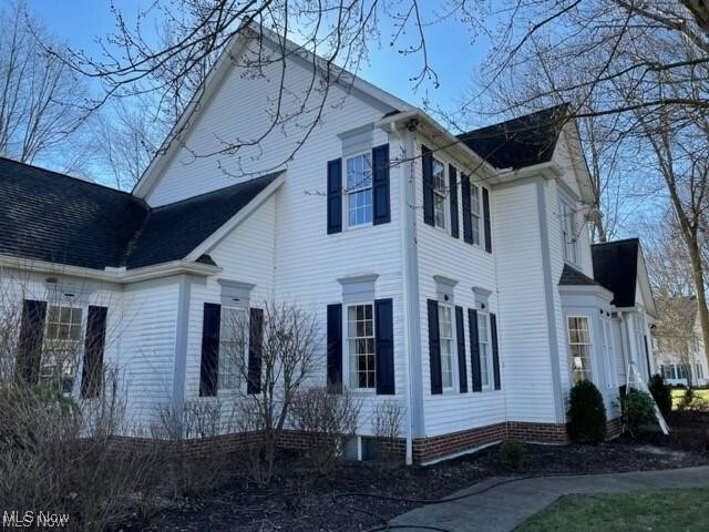 property at 751 Jamestown Ct