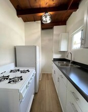 134 S Crimea St in Ventura, CA - Foto de edificio - Building Photo