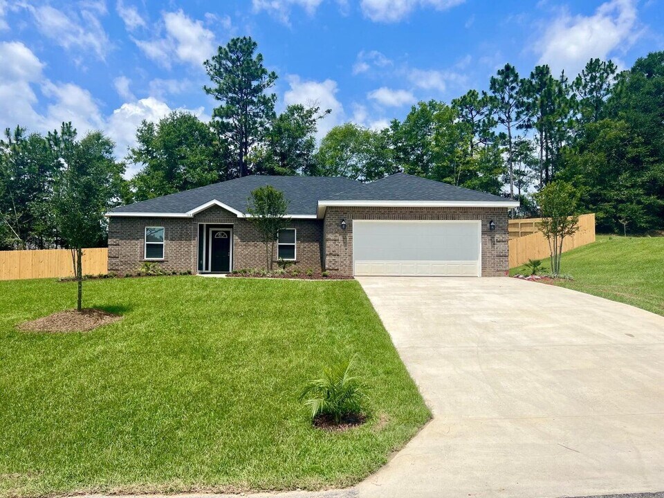 113 Tranquility Dr in Crestview, FL - Building Photo