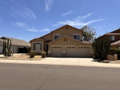 6525 W Lariat Ln in Phoenix, AZ - Building Photo