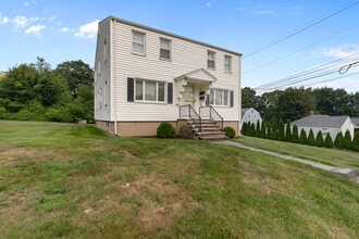 290 Buckingham St in Watertown, CT - Building Photo - Building Photo