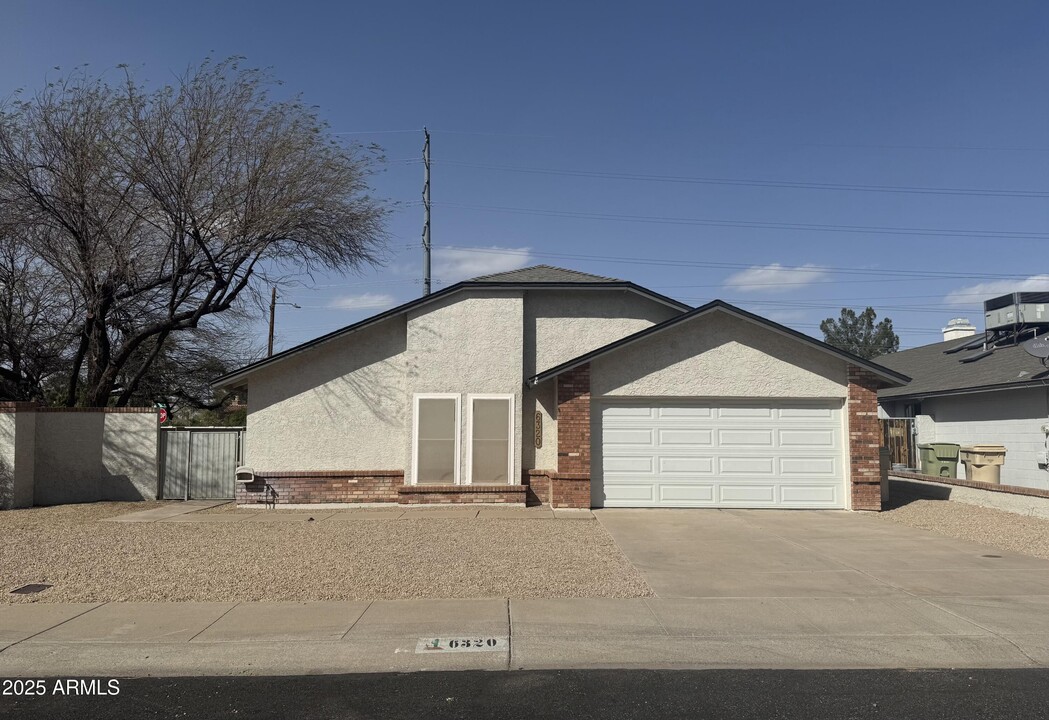 6320 W Shaw Butte Dr in Glendale, AZ - Building Photo