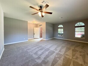 8005 Hidden Path Ln in Denton, TX - Building Photo - Building Photo